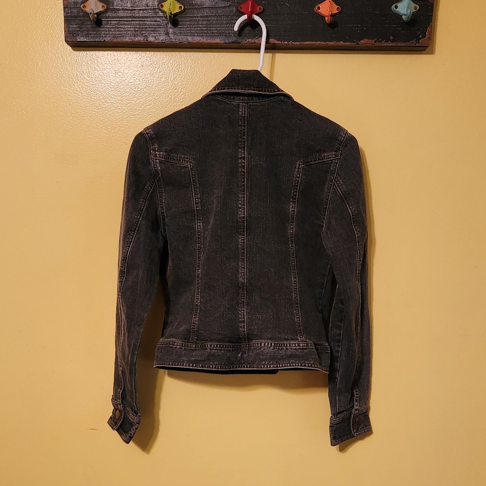 LOFT women's gray denim jacket. Asymmetrical. Zipper pockets. Size 0 - Picture 2 of 2